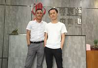 設計師設計出來的東西很專業(yè)，很時尚！