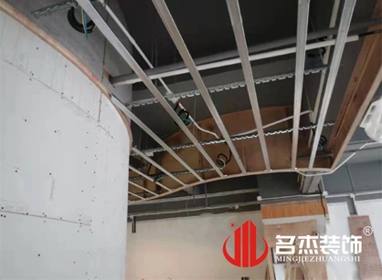 巡工地日記，鑒豐香精香料辦公室裝修項(xiàng)目緊張進(jìn)行中